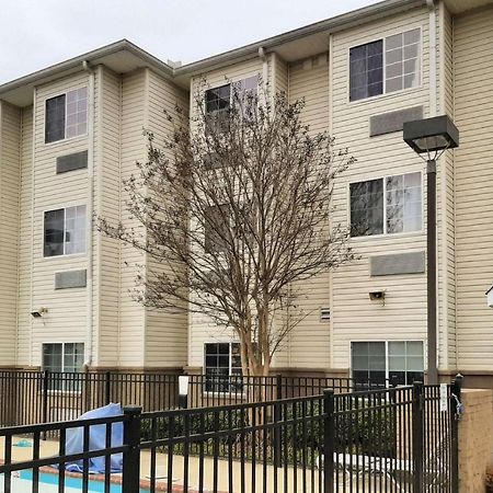 Starkville Inn & Suites Εξωτερικό φωτογραφία